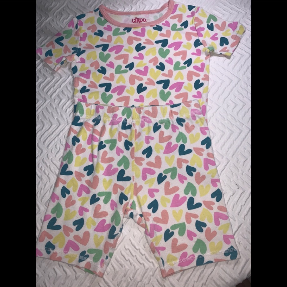 Circo girls heart 2 piece shorts pj’s 💜💛💗💚